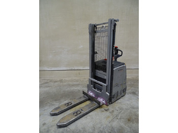 Μηχάνημα στοίβαξης STILL