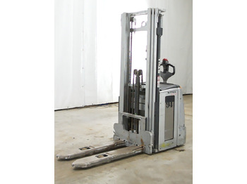 Μηχάνημα στοίβαξης STILL