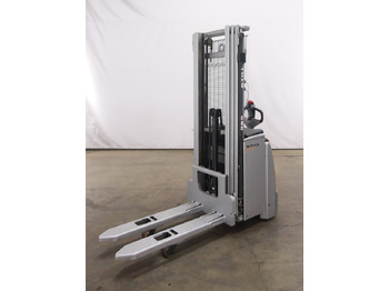 Μηχάνημα στοίβαξης STILL