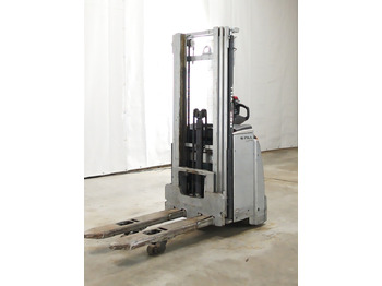 Μηχάνημα στοίβαξης STILL