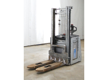 Μηχάνημα στοίβαξης STILL