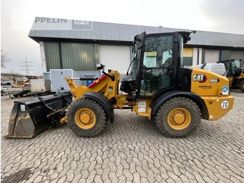 Ελαστιχοφόρος φορτωτής CATERPILLAR 906