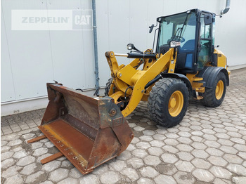 Ελαστιχοφόρος φορτωτής CATERPILLAR 908M