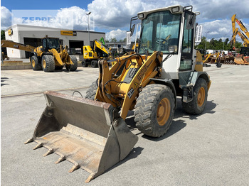 Ελαστιχοφόρος φορτωτής LIEBHERR L 506