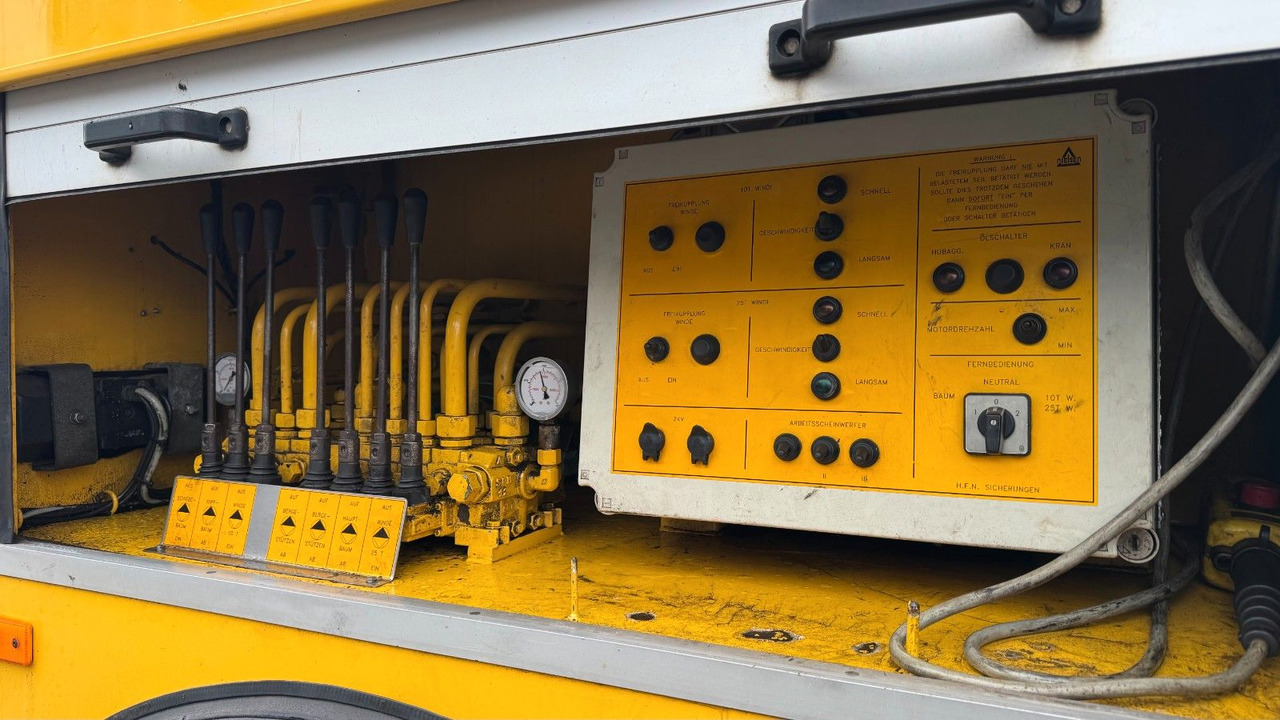 MAN 35.463 Abschleppwagen Kran LKW Berger Wilk WR25 - Φορτηγό ρυμούλκησης: φωτογραφία 5 MAN 35.463 Abschleppwagen Kran LKW Berger Wilk WR25 - Φορτηγό ρυμούλκησης: φωτογραφία 5