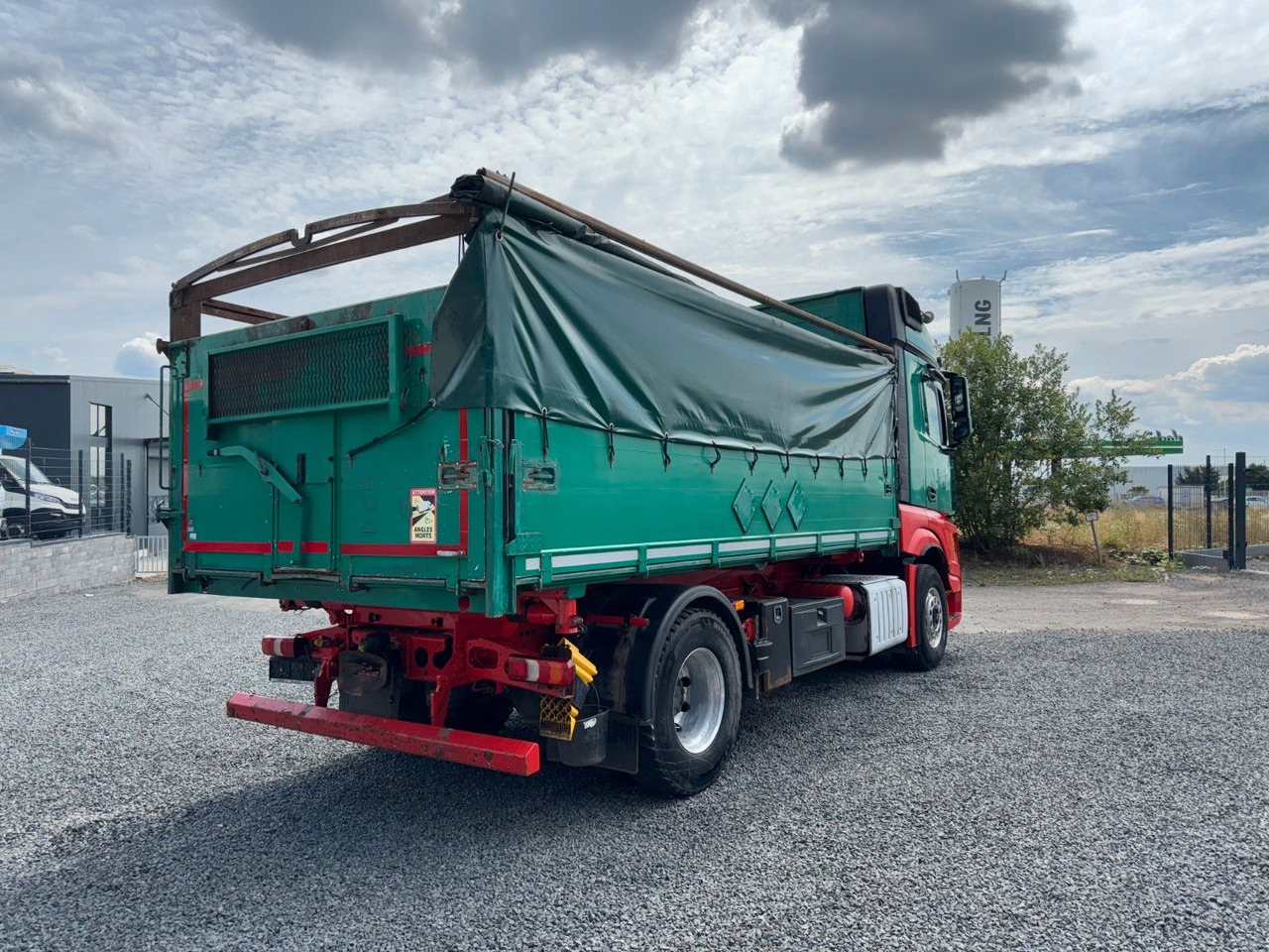 Φορτηγό ανατρεπόμενο Mercedes-Benz Actros 1842 Kipper Dreiseitenkipper: φωτογραφία 9
