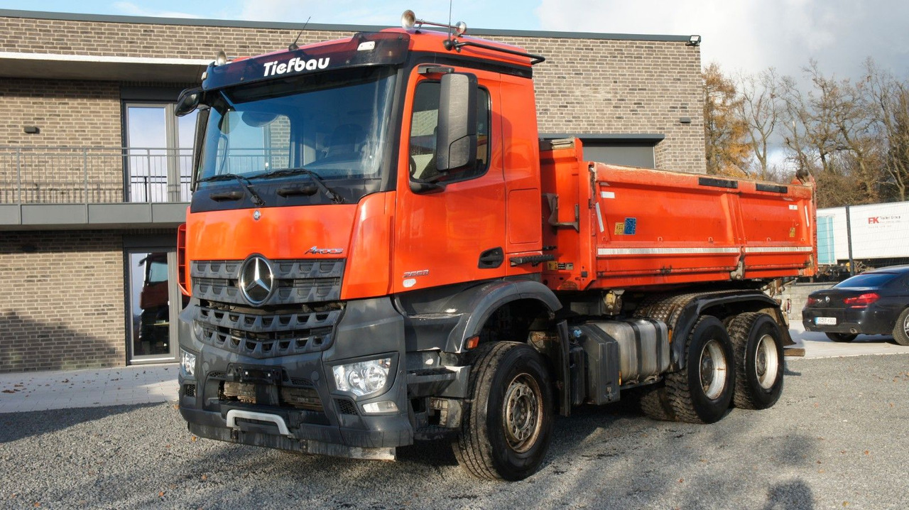 Mercedes-Benz Arocs 2653 Dreiseitenkipper Meiller Bordmatik - Φορτηγό ανατρεπόμενο: φωτογραφία 2 Mercedes-Benz Arocs 2653 Dreiseitenkipper Meiller Bordmatik - Φορτηγό ανατρεπόμενο: φωτογραφία 2