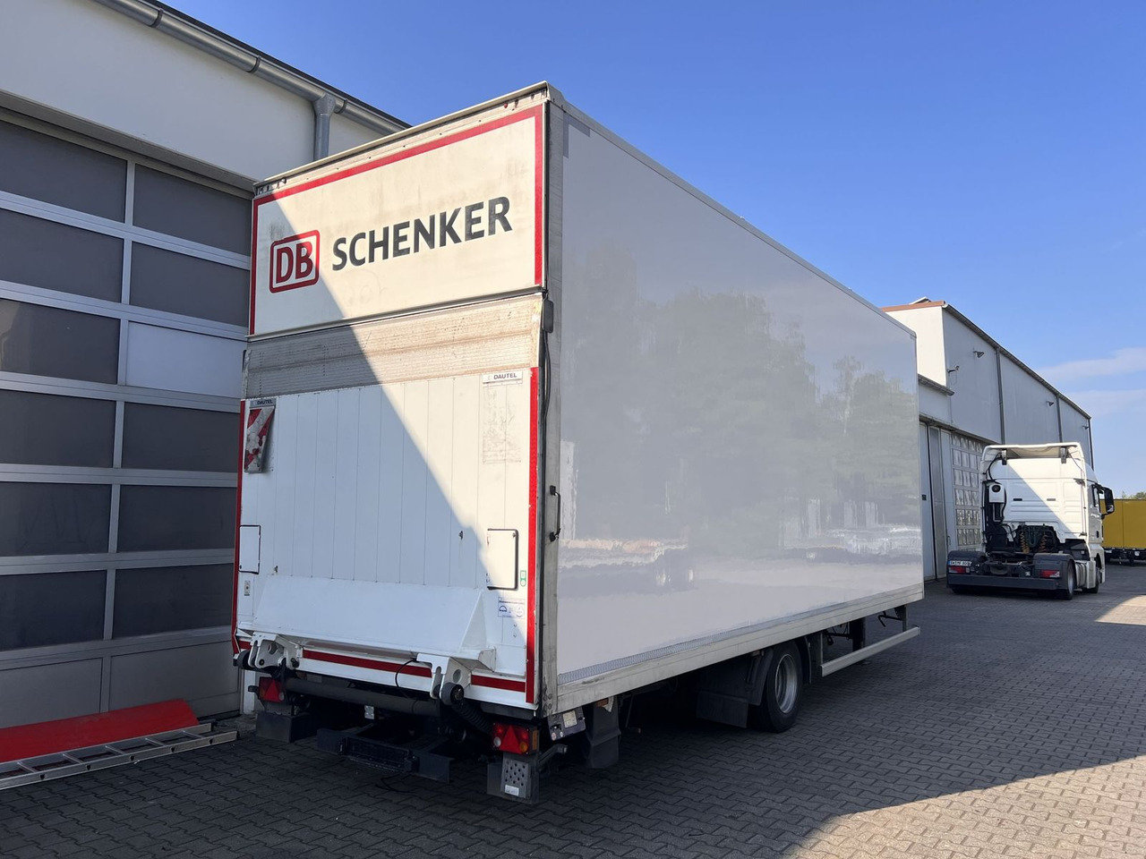1 Achs Kofferanhänger, Ladebordwand - Ρυμούλκα κόφα: φωτογραφία 2 1 Achs Kofferanhänger, Ladebordwand - Ρυμούλκα κόφα: φωτογραφία 2