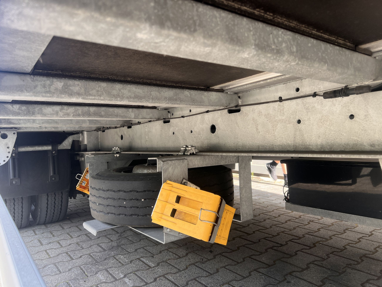 Ρυμούλκα κόφα Ackermann Z-KA-F10.5/7,5 1 Achs Kofferanhänger mit Ladebordwand 10,5 t GG: φωτογραφία 7 Ρυμούλκα κόφα Ackermann Z-KA-F10.5/7,5 1 Achs Kofferanhänger mit Ladebordwand 10,5 t GG: φωτογραφία 7