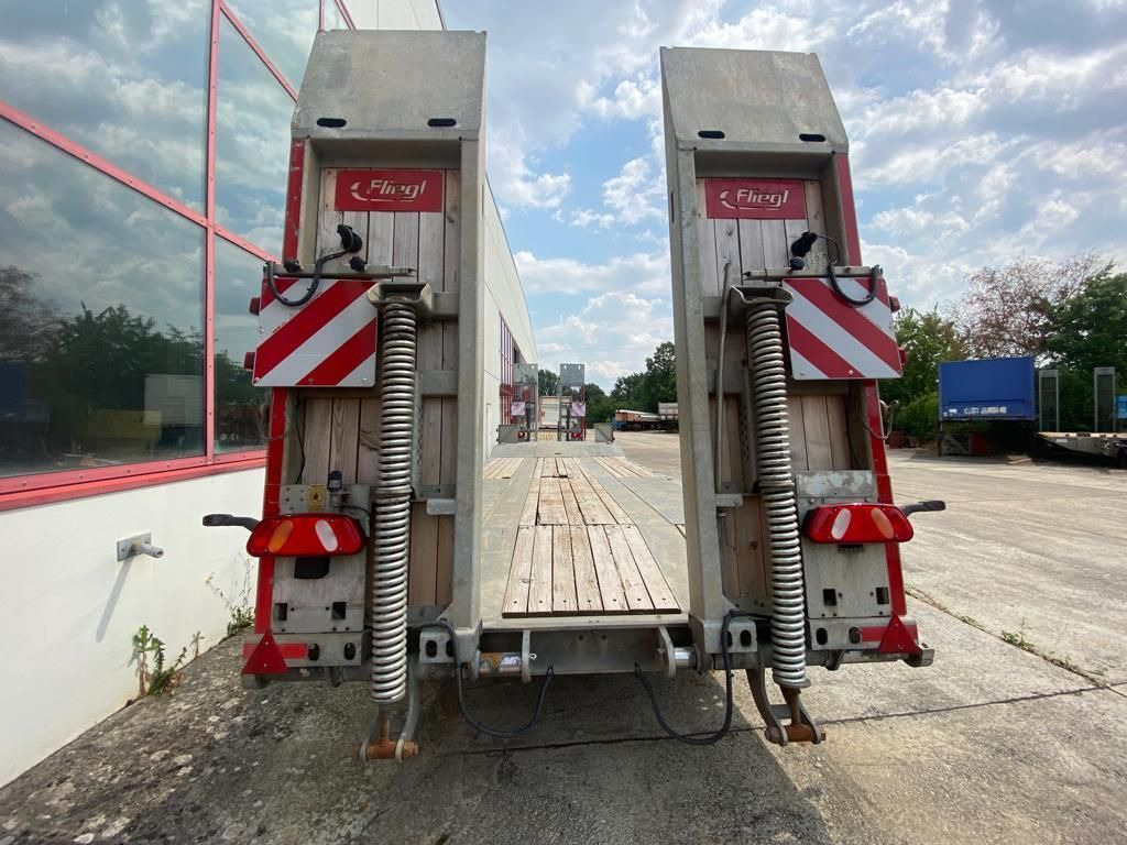 Fliegl 3 Achs Tiefladeranhänger - Ρυμούλκα με χαμηλό δάπεδο: φωτογραφία 5 Fliegl 3 Achs Tiefladeranhänger - Ρυμούλκα με χαμηλό δάπεδο: φωτογραφία 5