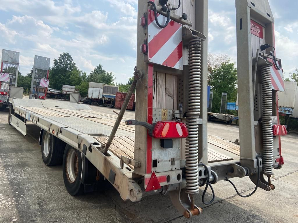 Fliegl DTS 300 3 Achs Tiefladeranhänger - Ρυμούλκα με χαμηλό δάπεδο: φωτογραφία 4 Fliegl DTS 300 3 Achs Tiefladeranhänger - Ρυμούλκα με χαμηλό δάπεδο: φωτογραφία 4