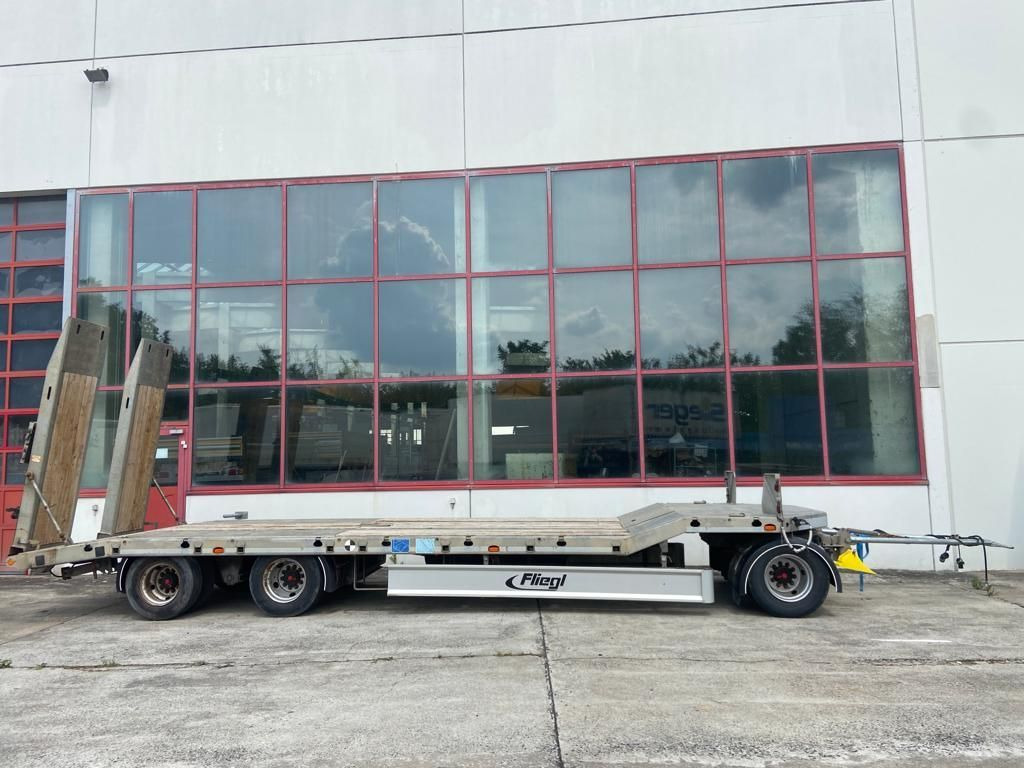 Fliegl DTS 300 3 Achs Tiefladeranhänger - Ρυμούλκα με χαμηλό δάπεδο: φωτογραφία 3 Fliegl DTS 300 3 Achs Tiefladeranhänger - Ρυμούλκα με χαμηλό δάπεδο: φωτογραφία 3