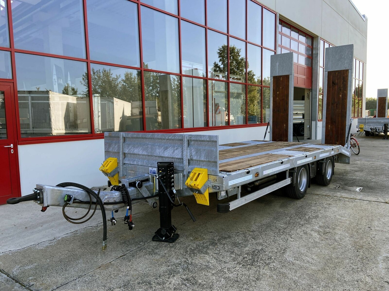 Möslein 21 t Tandemtieflader, hydr. Rampen, NEU - Ρυμούλκα με χαμηλό δάπεδο: φωτογραφία 5 Möslein 21 t Tandemtieflader, hydr. Rampen, NEU - Ρυμούλκα με χαμηλό δάπεδο: φωτογραφία 5