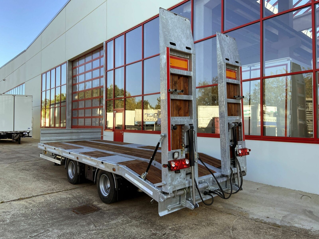 Möslein 21 t Tandemtieflader, hydr. Rampen, NEU - Ρυμούλκα με χαμηλό δάπεδο: φωτογραφία 3 Möslein 21 t Tandemtieflader, hydr. Rampen, NEU - Ρυμούλκα με χαμηλό δάπεδο: φωτογραφία 3