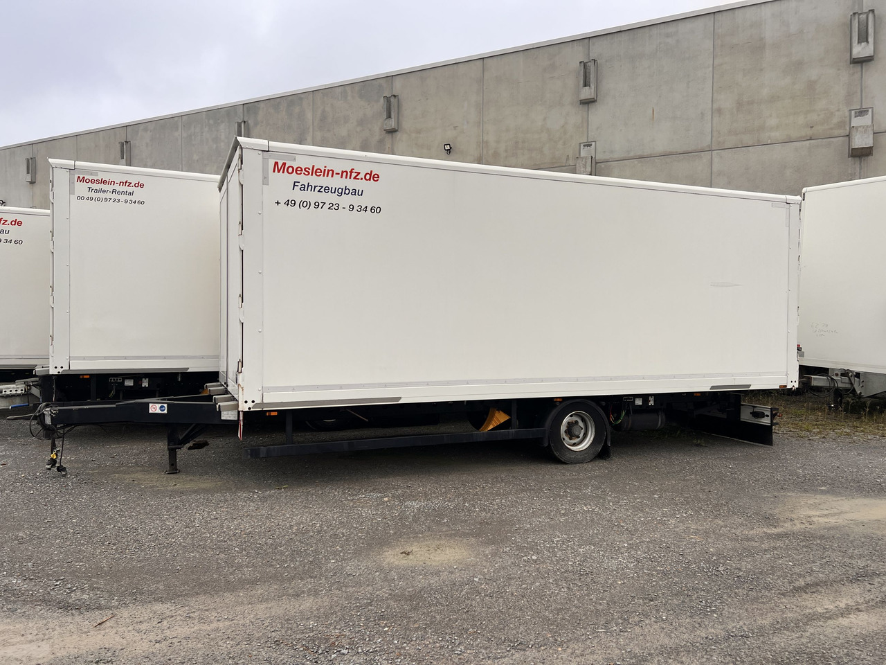 Möslein EK 1- D 7,3 1 Achs Kofferanhänger Durchladen7,08 m lang - Ρυμούλκα κόφα: φωτογραφία 1 Möslein EK 1- D 7,3 1 Achs Kofferanhänger Durchladen7,08 m lang - Ρυμούλκα κόφα: φωτογραφία 1