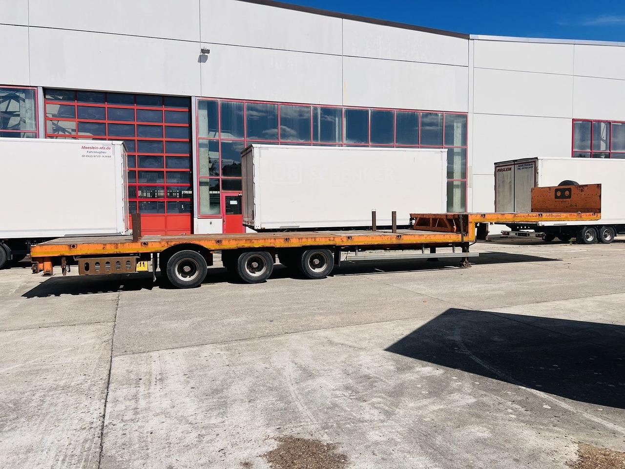 Möslein STO 3 Schwebheim 3 Achs Satteltieflader Plato 45 t GGfür Fertigteile, Baumaschinen oder Container - Επικαθήμενο με χαμηλό δάπεδο: φωτογραφία 1 Möslein STO 3 Schwebheim 3 Achs Satteltieflader Plato 45 t GGfür Fertigteile, Baumaschinen oder Container - Επικαθήμενο με χαμηλό δάπεδο: φωτογραφία 1