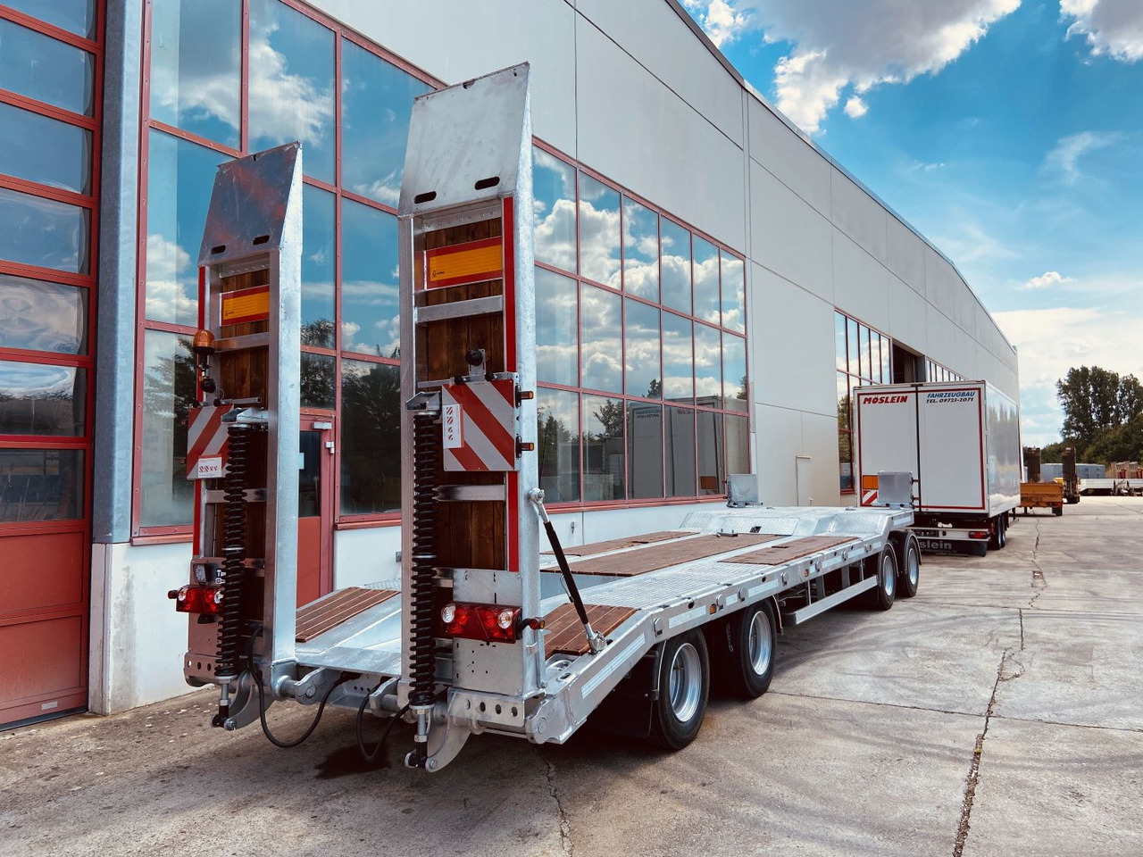 Möslein T 4 VB F 4 Achs Tieflader- Anhänger, Neufahrzeug - Ρυμούλκα με χαμηλό δάπεδο: φωτογραφία 5 Möslein T 4 VB F 4 Achs Tieflader- Anhänger, Neufahrzeug - Ρυμούλκα με χαμηλό δάπεδο: φωτογραφία 5