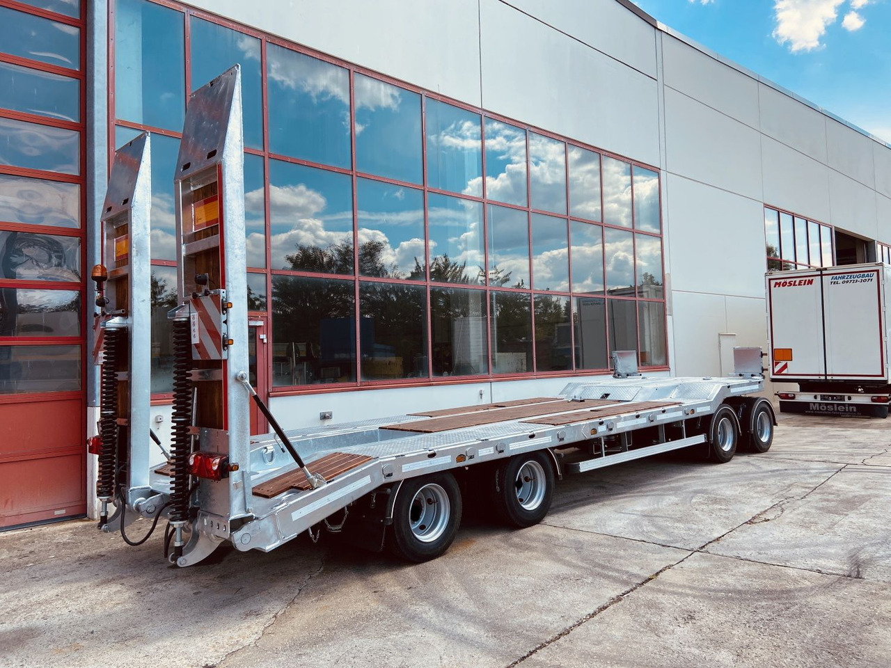 Möslein T 4 VB F 4 Achs Tieflader- Anhänger, Neufahrzeug - Ρυμούλκα με χαμηλό δάπεδο: φωτογραφία 3 Möslein T 4 VB F 4 Achs Tieflader- Anhänger, Neufahrzeug - Ρυμούλκα με χαμηλό δάπεδο: φωτογραφία 3