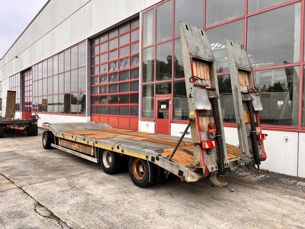 Möslein TF3 Schwebheim 3 Achs Tiefladeranhänger - Ρυμούλκα με χαμηλό δάπεδο: φωτογραφία 3 Möslein TF3 Schwebheim 3 Achs Tiefladeranhänger - Ρυμούλκα με χαμηλό δάπεδο: φωτογραφία 3