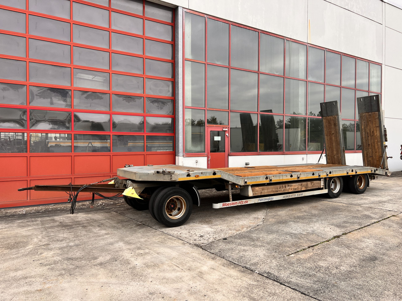 Möslein TF3 Schwebheim 3 Achs Tiefladeranhänger - Ρυμούλκα με χαμηλό δάπεδο: φωτογραφία 5 Möslein TF3 Schwebheim 3 Achs Tiefladeranhänger - Ρυμούλκα με χαμηλό δάπεδο: φωτογραφία 5