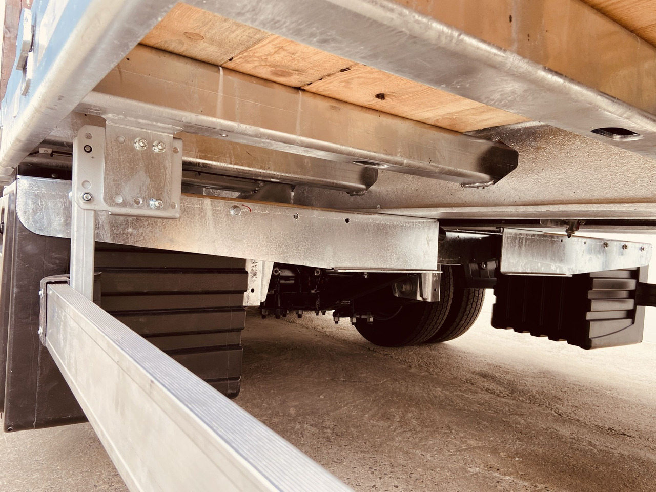 Möslein TT 34 Zugrohr Gerade 34 t GG Tridem- Tieflader 3 Achs, gelenktNeufahrzeug - Ρυμούλκα με χαμηλό δάπεδο: φωτογραφία 3 Möslein TT 34 Zugrohr Gerade 34 t GG Tridem- Tieflader 3 Achs, gelenktNeufahrzeug - Ρυμούλκα με χαμηλό δάπεδο: φωτογραφία 3