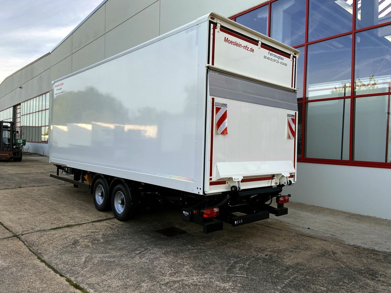 Möslein Tandem Koffer, Ladebordwand 1,5 t + Durchladbar - Ρυμούλκα κόφα: φωτογραφία 5 Möslein Tandem Koffer, Ladebordwand 1,5 t + Durchladbar - Ρυμούλκα κόφα: φωτογραφία 5