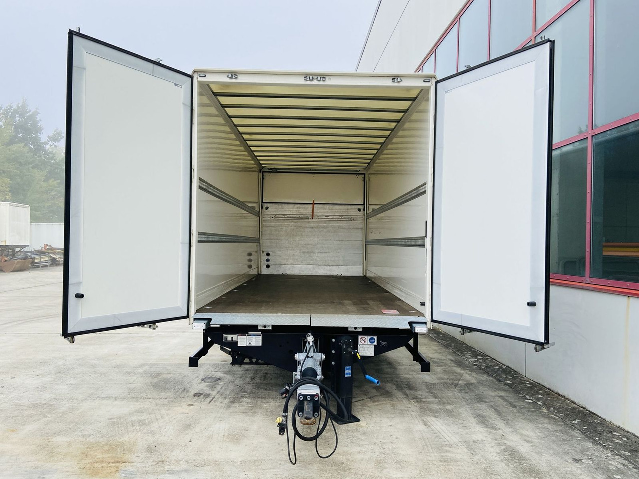 Möslein Tandem Koffer, Ladebordwand 1,5 t + Durchladbar - Ρυμούλκα κόφα: φωτογραφία 5 Möslein Tandem Koffer, Ladebordwand 1,5 t + Durchladbar - Ρυμούλκα κόφα: φωτογραφία 5