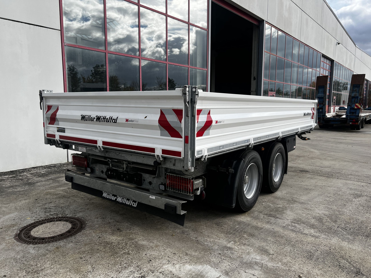 Müller Mitteltal TA-2 14,4 t Tandemkipper- Tieflader Breitbereifung NEUWERTIG - Ρυμούλκα ανατρεπόμενο: φωτογραφία 5 Müller Mitteltal TA-2 14,4 t Tandemkipper- Tieflader Breitbereifung NEUWERTIG - Ρυμούλκα ανατρεπόμενο: φωτογραφία 5