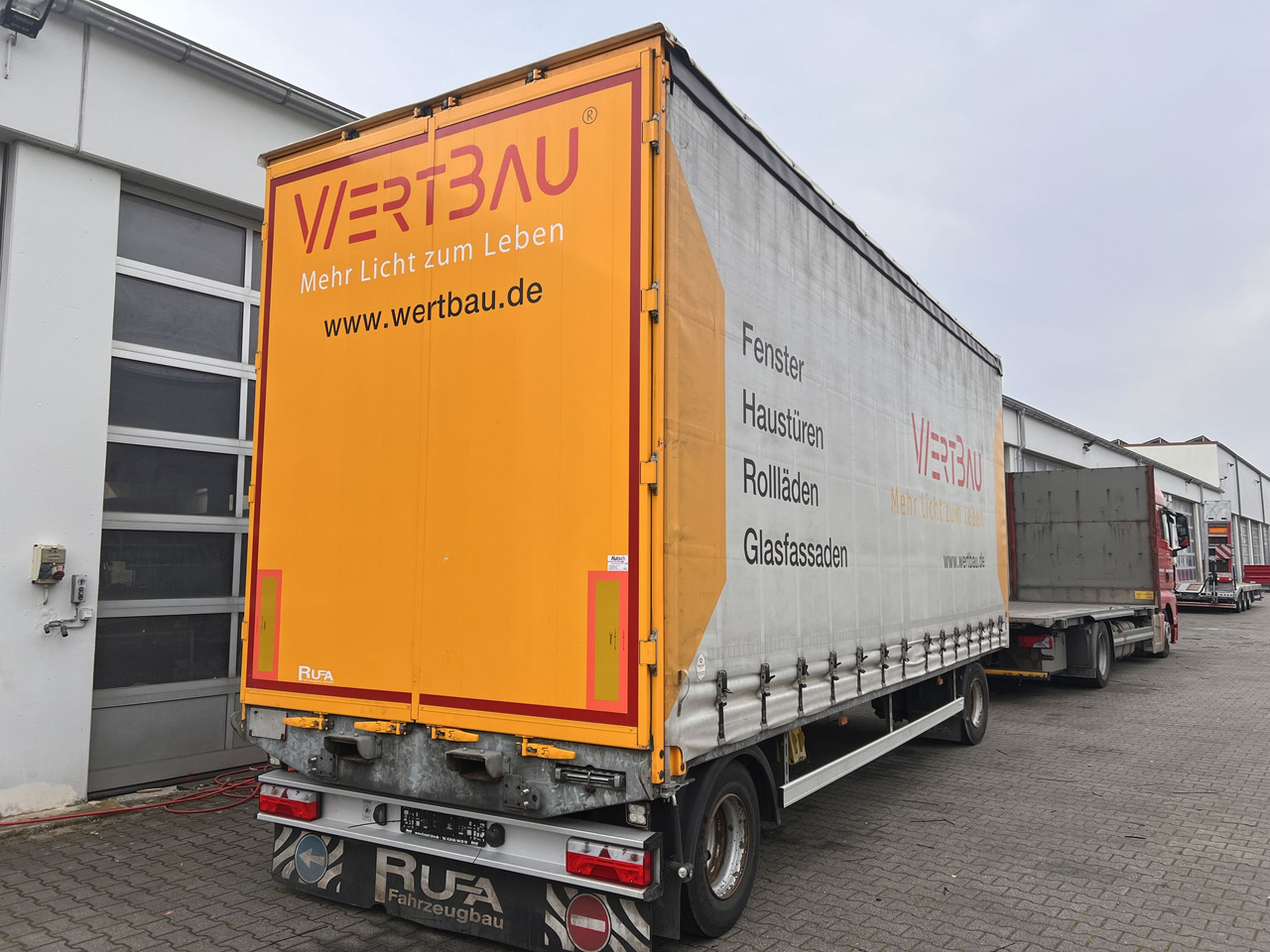 RUFA DHC 18-22 2 Achs Jumbo- Planenanhänger - Τρέιλερ κουρτίνα: φωτογραφία 4 RUFA DHC 18-22 2 Achs Jumbo- Planenanhänger - Τρέιλερ κουρτίνα: φωτογραφία 4