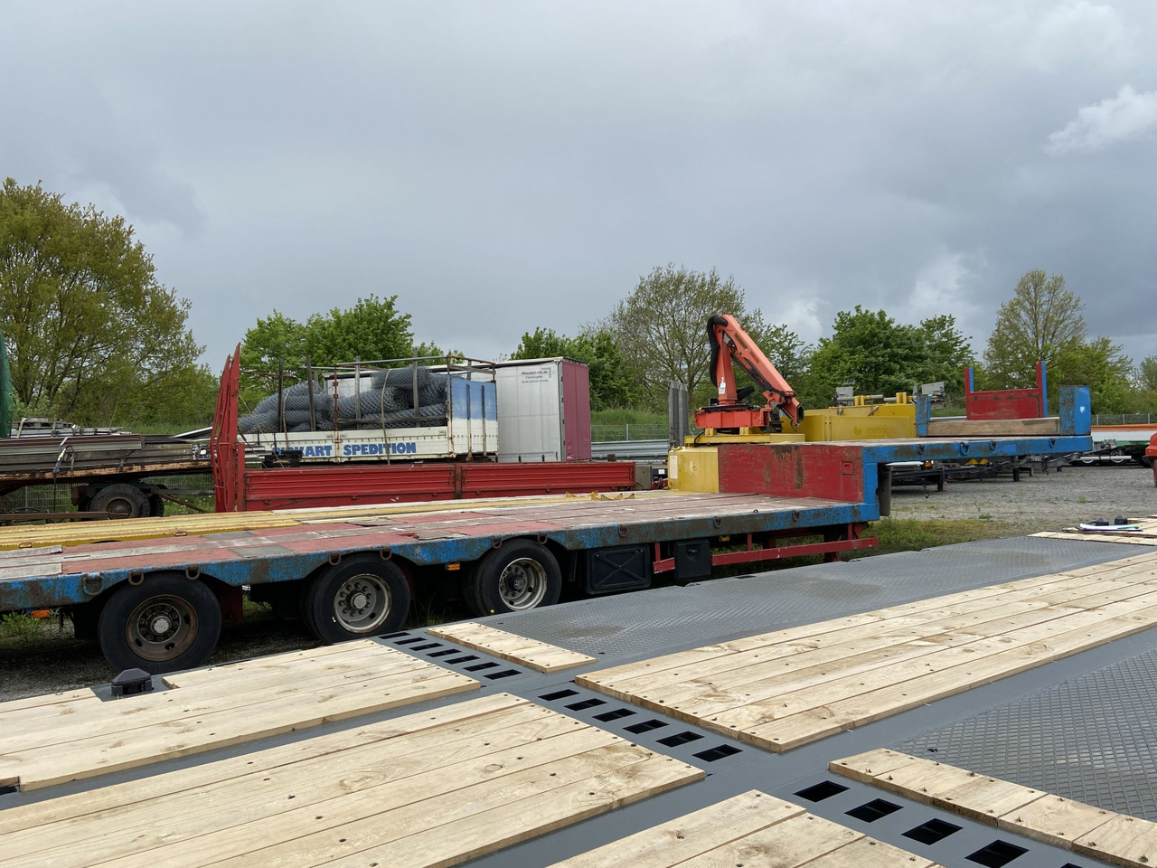 Stp 3 Achs Satteltieflader Platofür Fertigteile oder Baumaschinen - Επικαθήμενο με χαμηλό δάπεδο: φωτογραφία 4 Stp 3 Achs Satteltieflader Platofür Fertigteile oder Baumaschinen - Επικαθήμενο με χαμηλό δάπεδο: φωτογραφία 4