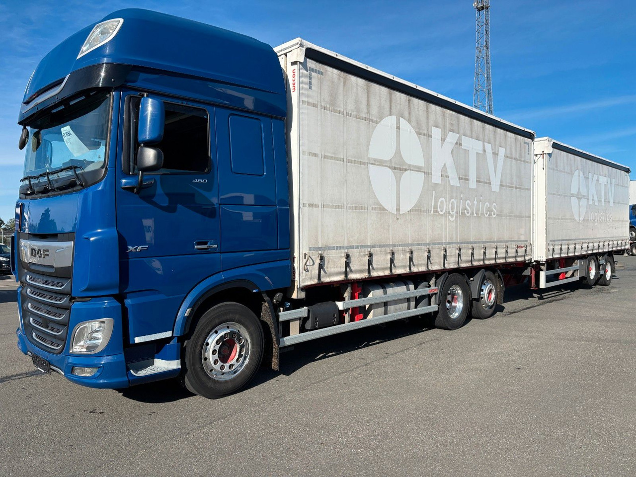 DAF SSC XF 480 Jumbozug + Anh Wecon Staplerhalterung - Φορτηγό μουσαμάς: φωτογραφία 1 DAF SSC XF 480 Jumbozug + Anh Wecon Staplerhalterung - Φορτηγό μουσαμάς: φωτογραφία 1