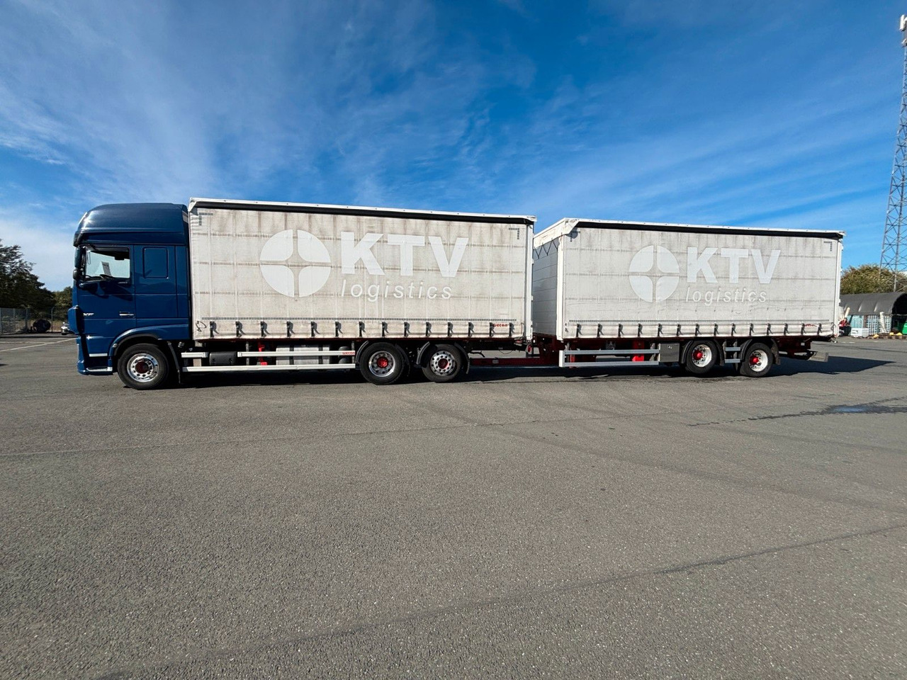 DAF SSC XF 480 Jumbozug + Anh Wecon Staplerhalterung - Φορτηγό μουσαμάς: φωτογραφία 3 DAF SSC XF 480 Jumbozug + Anh Wecon Staplerhalterung - Φορτηγό μουσαμάς: φωτογραφία 3