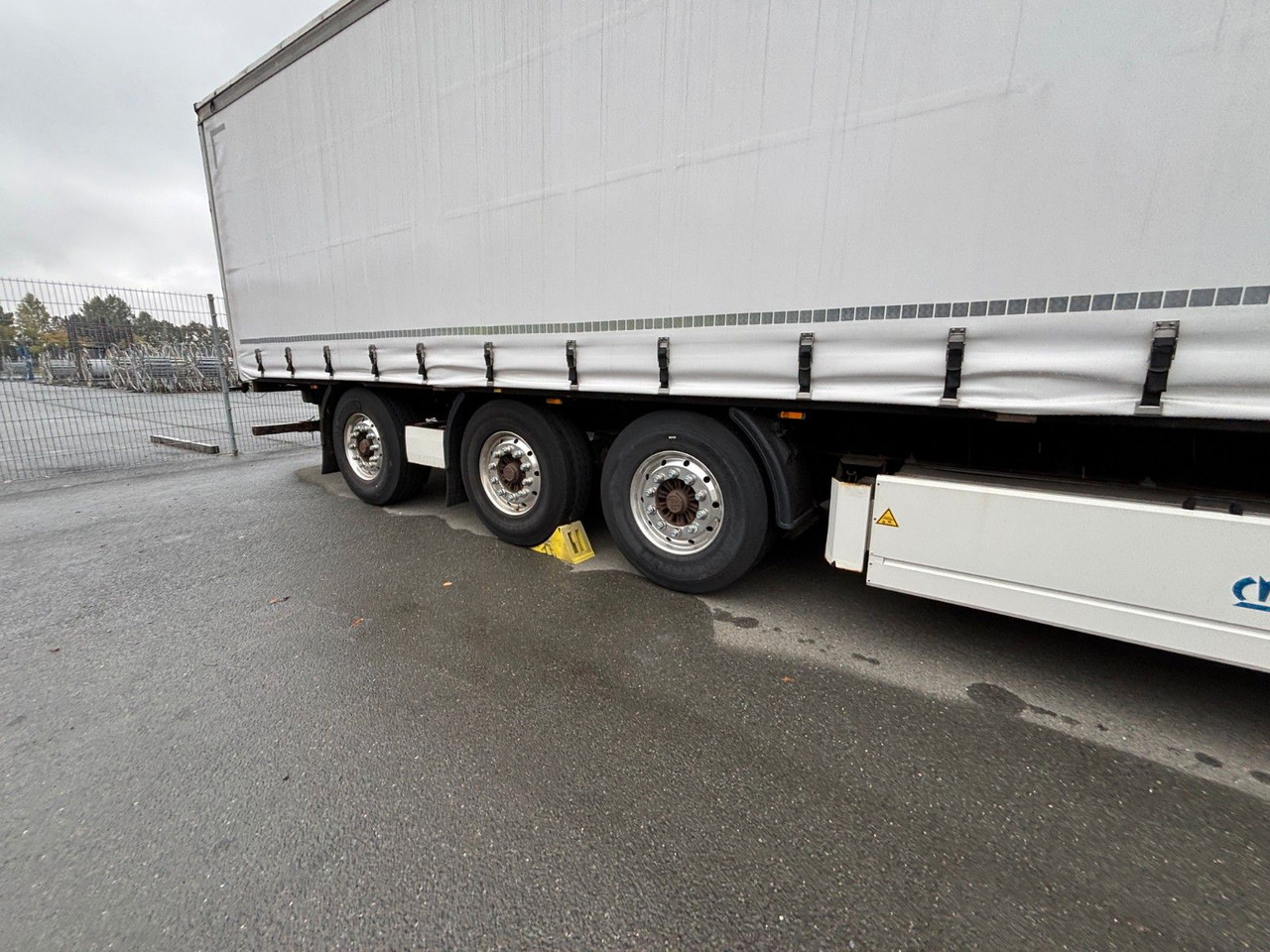 Krone SD Plane Mitnahmestapler Nachlaufachse - Επικαθήμενο κουρτίνα: φωτογραφία 3 Krone SD Plane Mitnahmestapler Nachlaufachse - Επικαθήμενο κουρτίνα: φωτογραφία 3