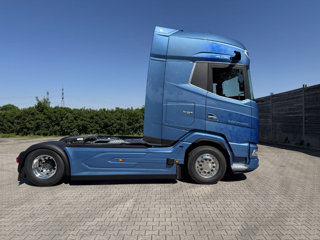 DAF FT XG 530 BLAU METALLIC Limited Edition - Τράκτορας: φωτογραφία 4 DAF FT XG 530 BLAU METALLIC Limited Edition - Τράκτορας: φωτογραφία 4