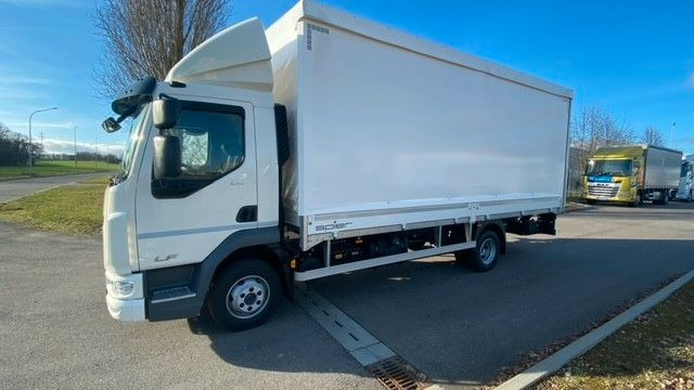 DAF LF 210 8t Pritsche-Plane LBW Tageszulassung DAF FA LF 210 08t Spier Pritsche-Plane - Φορτηγό μουσαμάς: φωτογραφία 1 DAF LF 210 8t Pritsche-Plane LBW Tageszulassung DAF FA LF 210 08t Spier Pritsche-Plane - Φορτηγό μουσαμάς: φωτογραφία 1