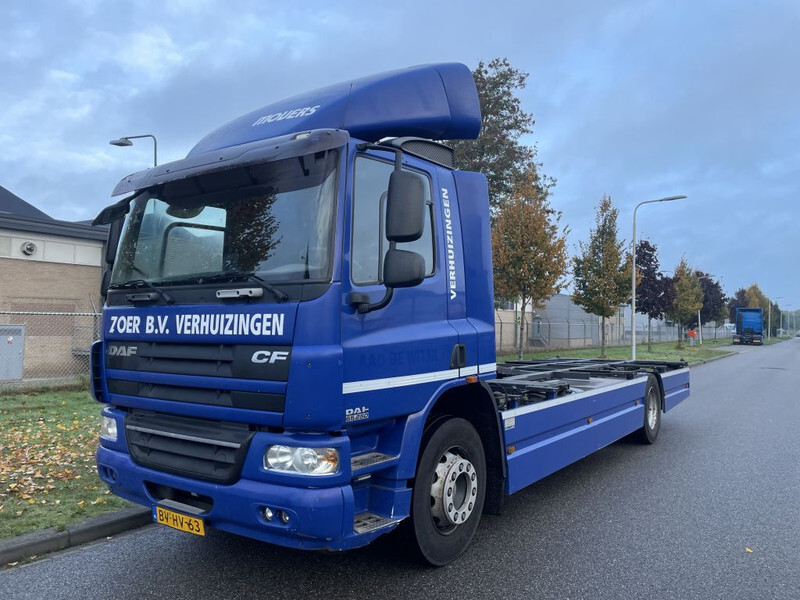 DAF CF 65 Verhuiswagen 20/25 foot ! origineel 220.000 km - Φορτηγό μεταφοράς εμπορευματοκιβωτίων/ Κινητό αμάξωμα: φωτογραφία 1 DAF CF 65 Verhuiswagen 20/25 foot ! origineel 220.000 km - Φορτηγό μεταφοράς εμπορευματοκιβωτίων/ Κινητό αμάξωμα: φωτογραφία 1