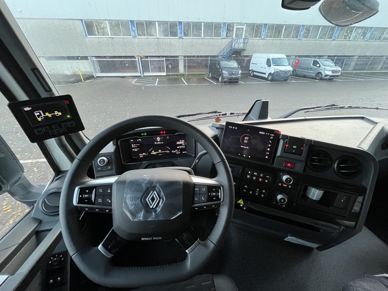 Interior photo 1: Νέα Φορτηγό φόρτωσης γάντζου Renault C 520 6x2 13L E6 - NIEUW VDL S25-6400 NL Truck Compleet Containersysteem Haakarm