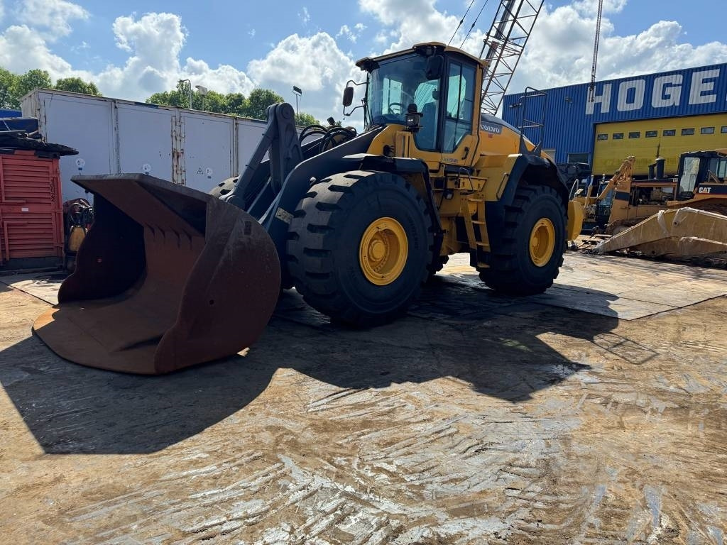 Volvo L 220 H ( WITH NEW TYRES ) - Ελαστιχοφόρος φορτωτής: φωτογραφία 1 Volvo L 220 H ( WITH NEW TYRES ) - Ελαστιχοφόρος φορτωτής: φωτογραφία 1