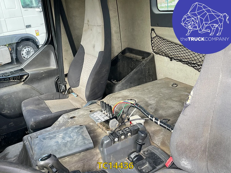 Renault Kerax 370 - Φορτηγό μεταφοράς εμπορευματοκιβωτίων/ Κινητό αμάξωμα: φωτογραφία 3 Renault Kerax 370 - Φορτηγό μεταφοράς εμπορευματοκιβωτίων/ Κινητό αμάξωμα: φωτογραφία 3