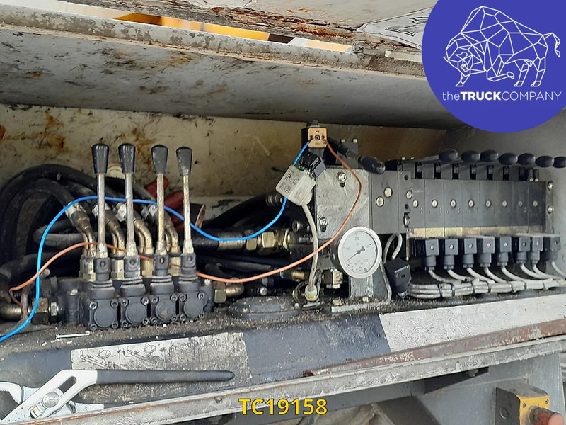 Renault Kerax 410 - Μπετονιέρα φορτηγό: φωτογραφία 3 Renault Kerax 410 - Μπετονιέρα φορτηγό: φωτογραφία 3