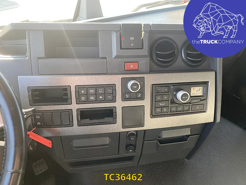 Renault T 460 - Τράκτορας: φωτογραφία 3 Renault T 460 - Τράκτορας: φωτογραφία 3