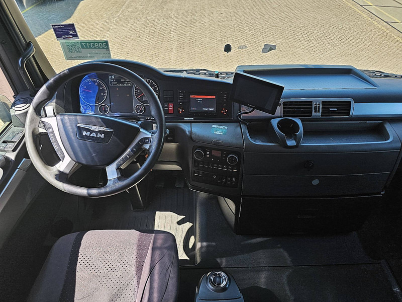 Interior photo 1: Φορτηγό αυτοκινητάμαξα MAN 18.440 TGX XLX TRUCKTRANSPORT