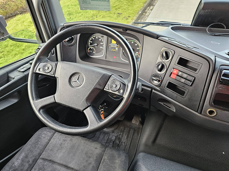 Interior photo 1: Φορτηγό ψυγείο Mercedes-Benz ATEGO 1224 L CARRIER LIFT DOOR