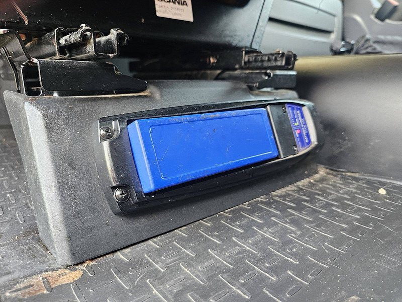 Φορτηγό με ανοιχτή καρότσα, Φορτηγό με γερανό Scania R490: φωτογραφία 13