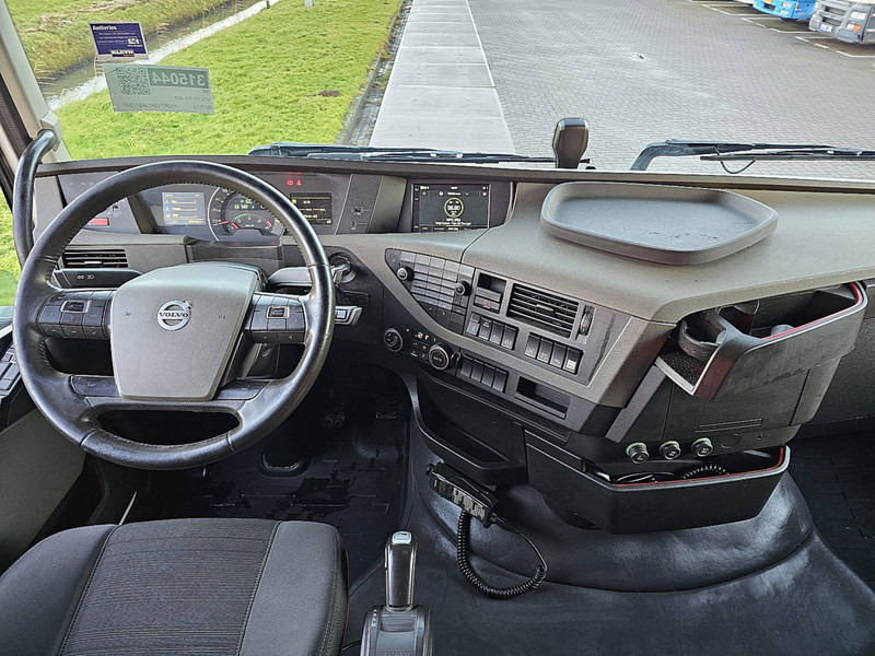 Interior photo 1: Τράκτορας Volvo FH 460 ALCOA'S I-SEE ACC