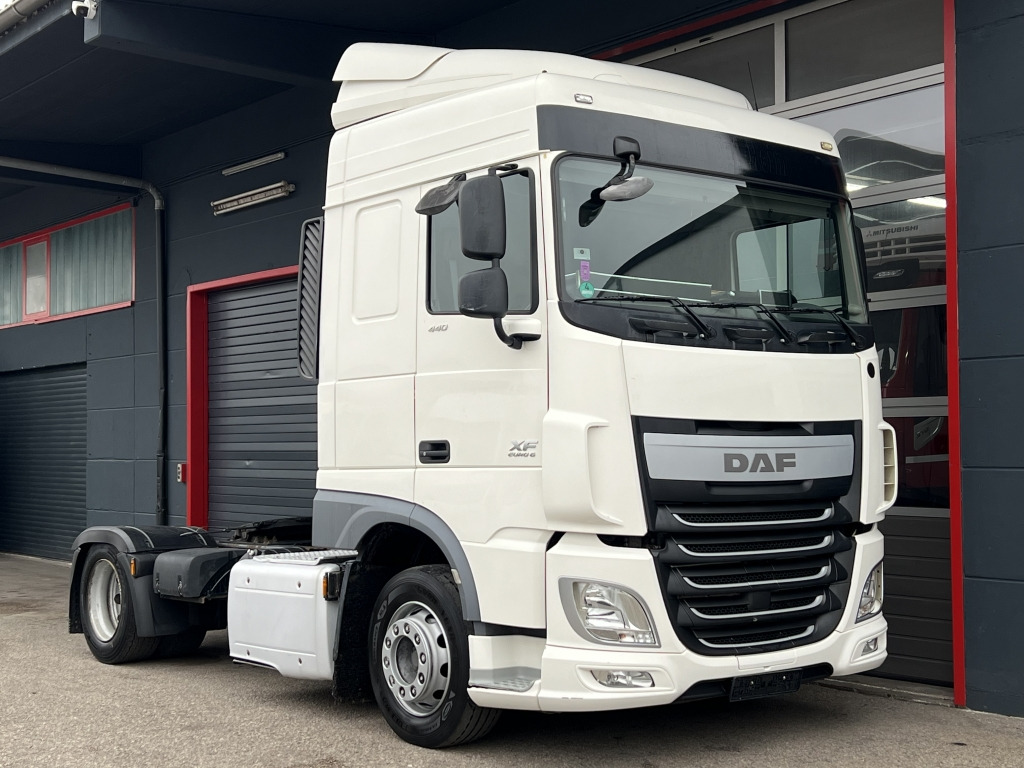 Daf XF 440 Euro6 Klimaanlage Motorbremse+ 2x Bett - Τράκτορας: φωτογραφία 1 Daf XF 440 Euro6 Klimaanlage Motorbremse+ 2x Bett - Τράκτορας: φωτογραφία 1