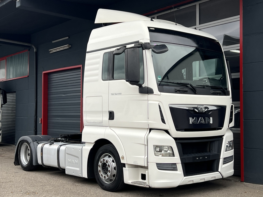 MAN TGX 18.440 XLX MEGA Klimaauto Motorbremse 2xTank - Τράκτορας: φωτογραφία 1 MAN TGX 18.440 XLX MEGA Klimaauto Motorbremse 2xTank - Τράκτορας: φωτογραφία 1