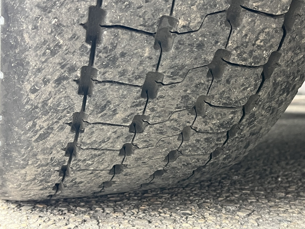 MAN TGX 18.440 XLX MEGA Klimaauto Motorbremse 2xTank - Τράκτορας: φωτογραφία 4 MAN TGX 18.440 XLX MEGA Klimaauto Motorbremse 2xTank - Τράκτορας: φωτογραφία 4