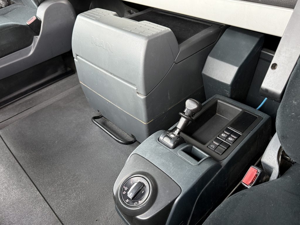 MAN TGX 18.440 XLX MEGA Klimaauto Motorbremse 2xTank - Τράκτορας: φωτογραφία 4 MAN TGX 18.440 XLX MEGA Klimaauto Motorbremse 2xTank - Τράκτορας: φωτογραφία 4