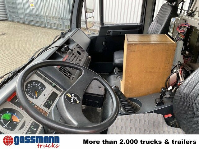 MAN 10.224 LC 4x2 BB Doka, TLF16/12, 6-Zylinder - Πυροσβεστικό όχημα: φωτογραφία 4 MAN 10.224 LC 4x2 BB Doka, TLF16/12, 6-Zylinder - Πυροσβεστικό όχημα: φωτογραφία 4